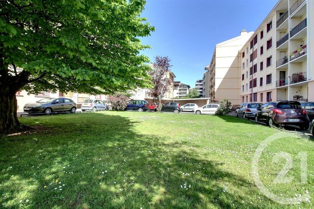 Appartement F3 à vendre - 3 pièces - 55.0 m2 - THONON LES BAINS - 74 - RHONE-ALPES - Century 21 Chablais - Léman Appartement F3 à vendre - 3 pièces - 55.0 m2 - THONON LES BAINS - 74 - RHONE-ALPES - Century 21 Chablais - Léman