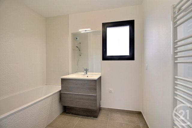 Afficher la photo en grand Appartement F4 à vendre - 4 pièces - 79.37 m2 - THONON LES BAINS - 74 - RHONE-ALPES - Century 21 Chablais - Léman