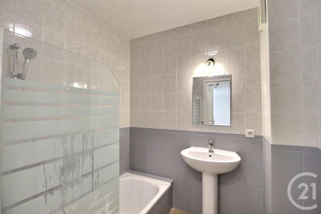 Appartement F2 à vendre - 2 pièces - 54.4 m2 - THONON LES BAINS - 74 - RHONE-ALPES - Century 21 Chablais - Léman