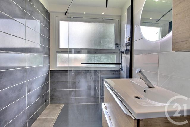 Appartement F3 à vendre - 3 pièces - 81.0 m2 - THONON LES BAINS - 74 - RHONE-ALPES - Century 21 Chablais - Léman