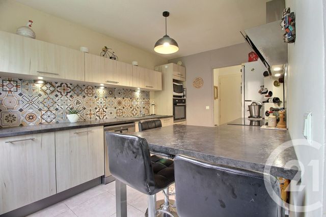 Appartement T4 à vendre - 5 pièces - 100.34 m2 - THONON LES BAINS - 74 - RHONE-ALPES - Century 21 Chablais - Léman